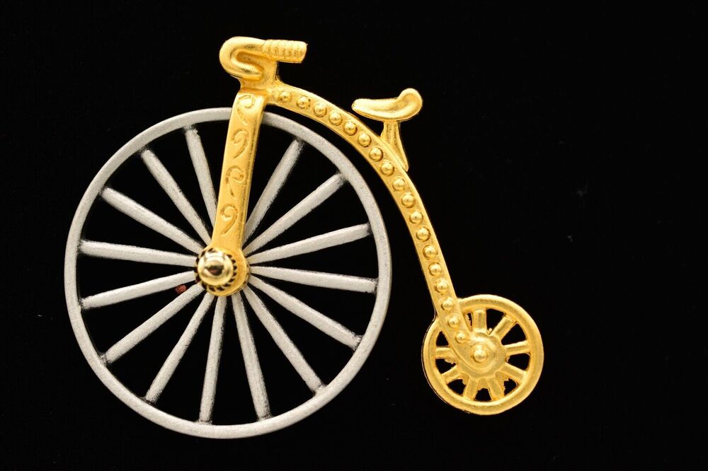 JJ Vintage Penny Farthing Pin Brooch Brushed Gold Bike Spinning Signed 80s Bin1